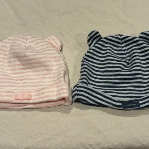 Gap baby first favorite stripe bear hats 0-3 months, set of 2 - Picture 2 of 15